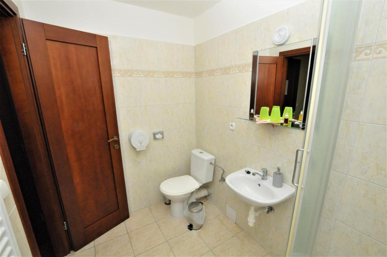 Restauracia Penzion Na Mlyne Stará Turá Dış mekan fotoğraf