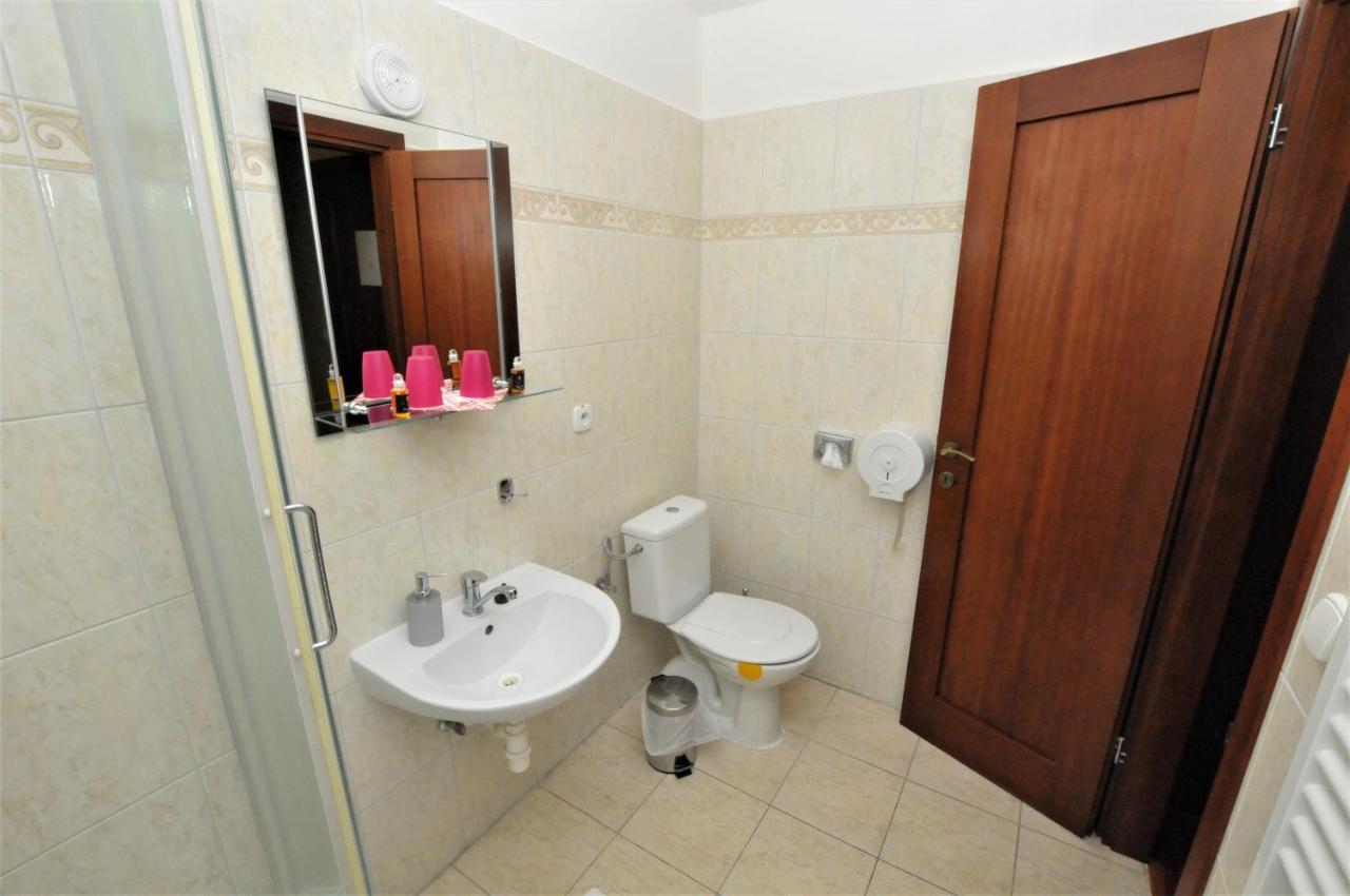 Restauracia Penzion Na Mlyne Stará Turá Dış mekan fotoğraf