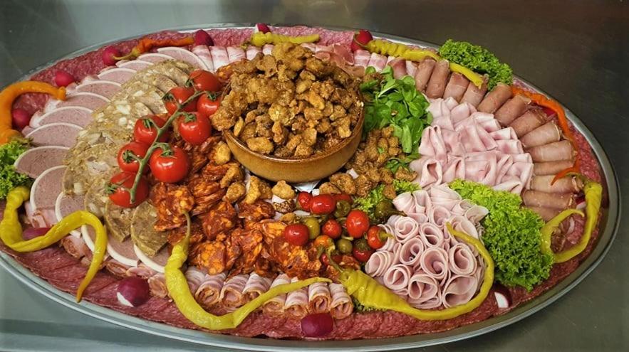 Restauracia Penzion Na Mlyne Stará Turá Dış mekan fotoğraf
