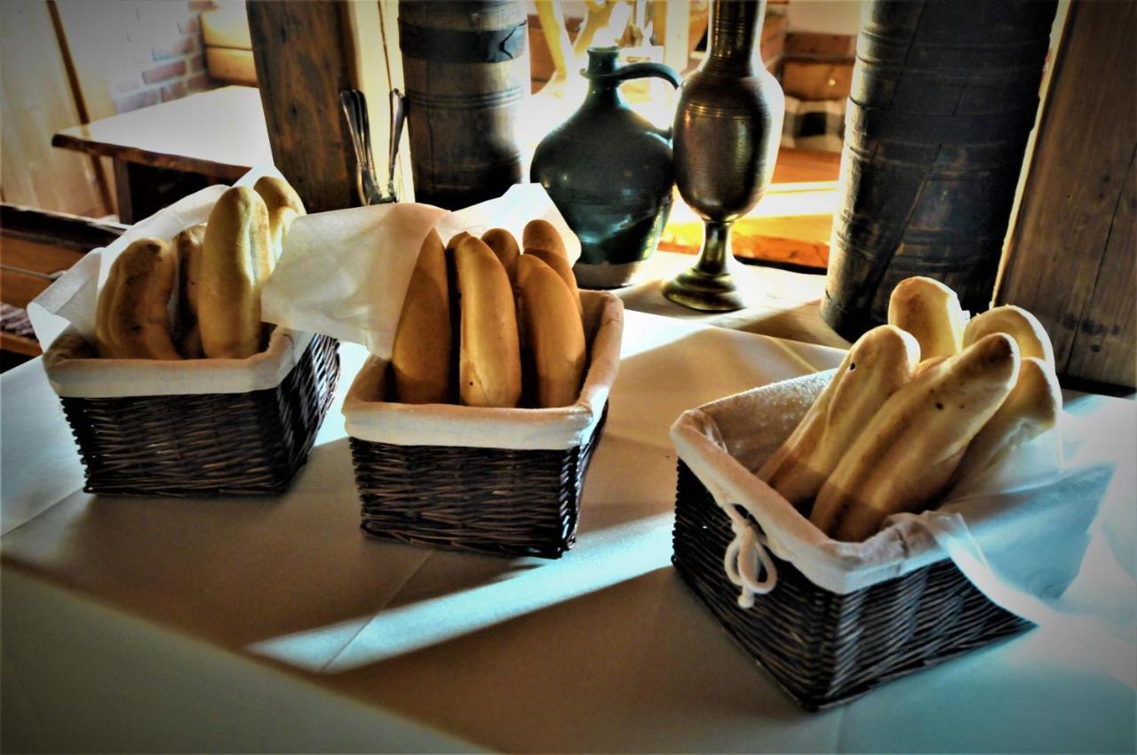 Restauracia Penzion Na Mlyne Stará Turá Dış mekan fotoğraf
